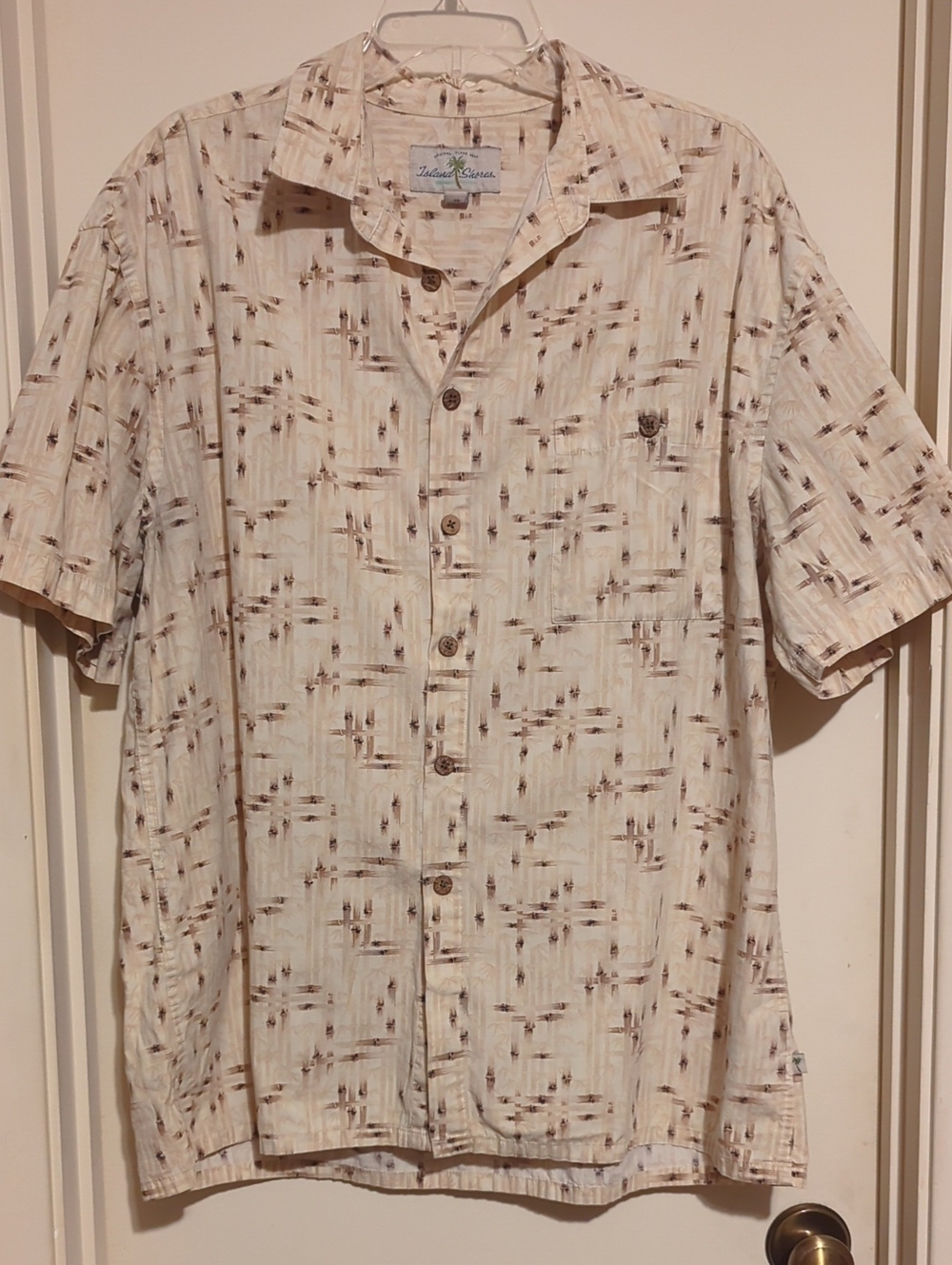 Island Shores Men’s Cream Short-Sleeve Button-Up Shirt